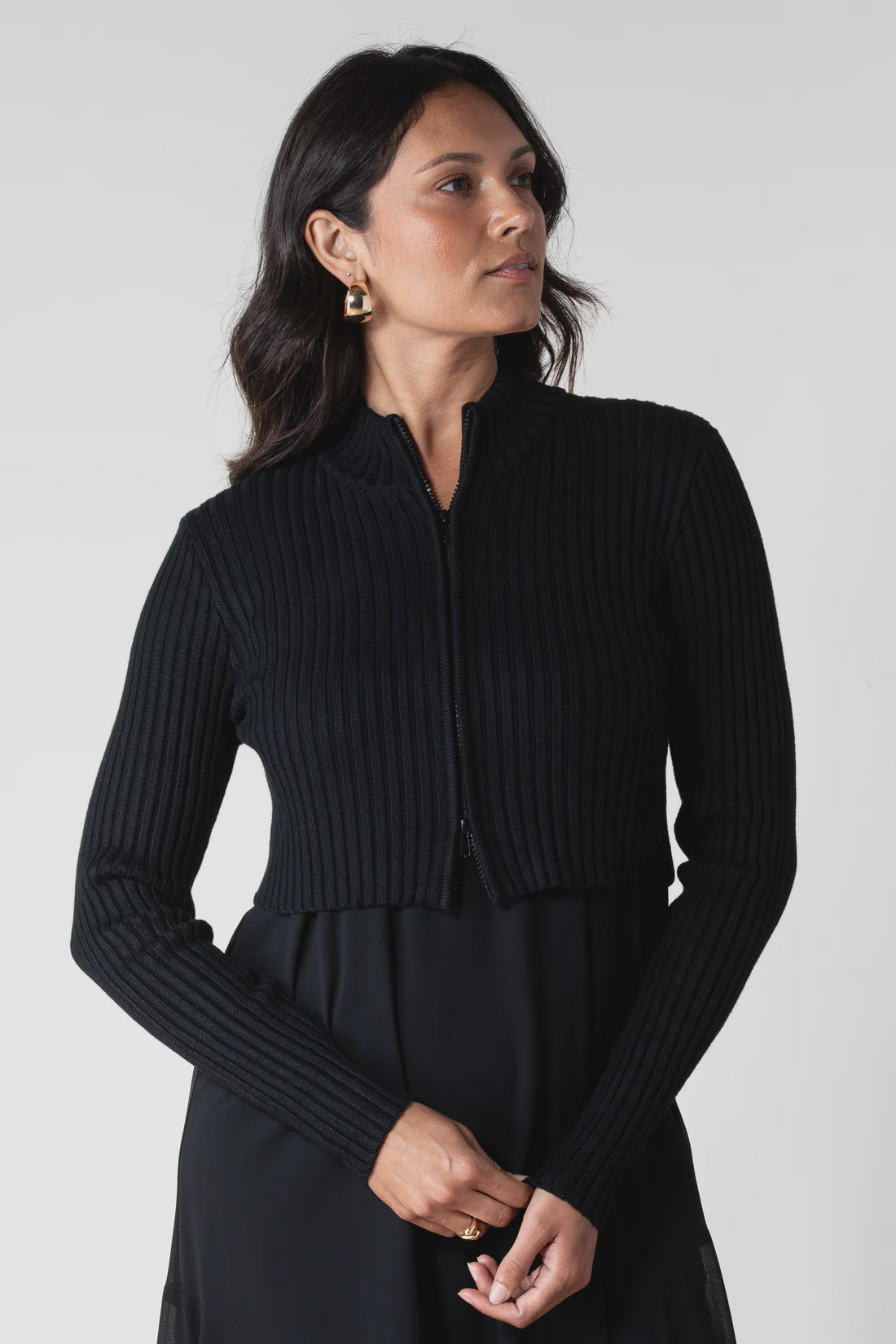 BLACK CROPPED ZIP-UP TOP