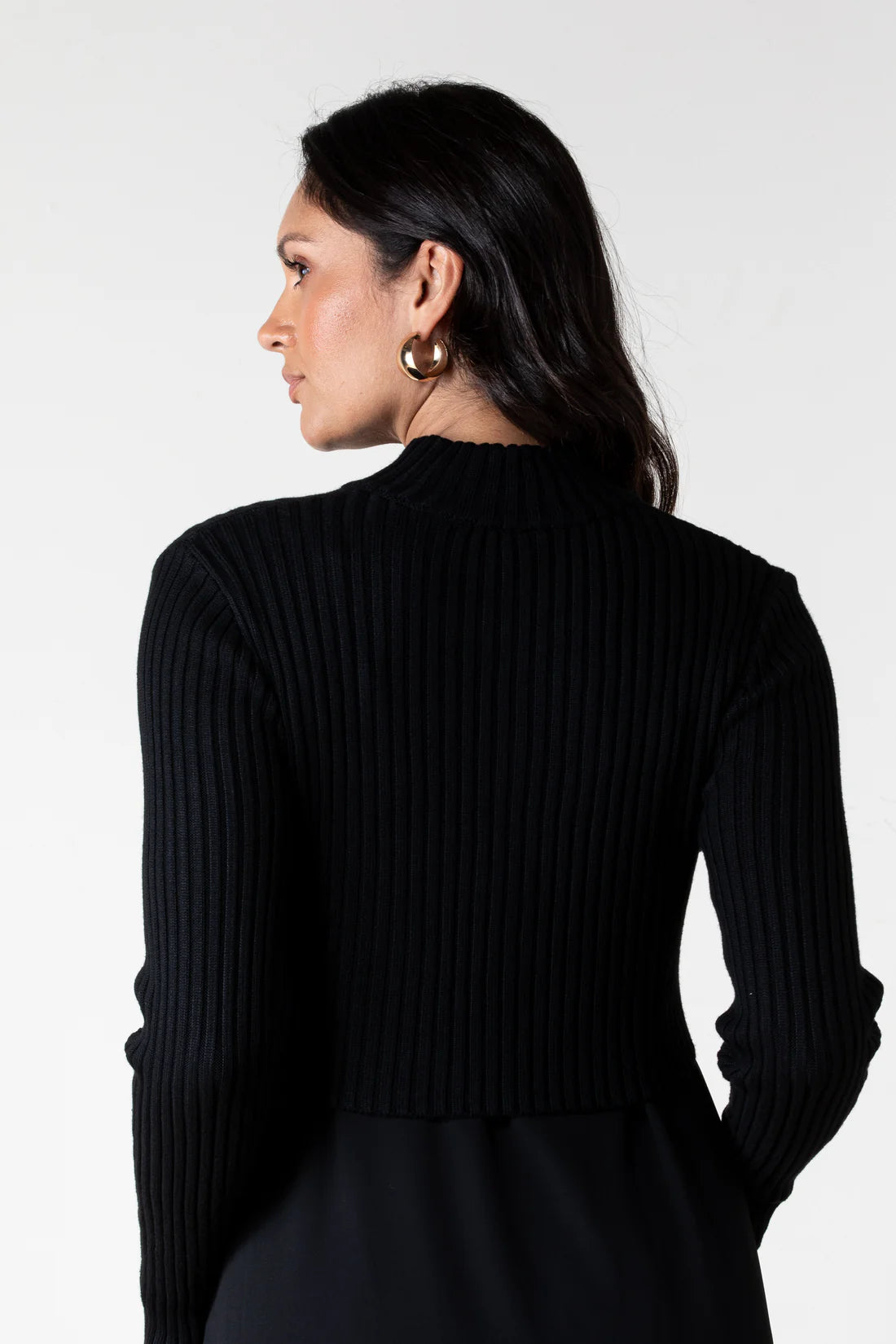 BLACK CROPPED ZIP-UP TOP