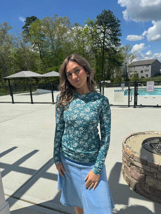 TEAL WITH DELICATE WHITE FLORAL PRINTED MICRO V TSHIRT