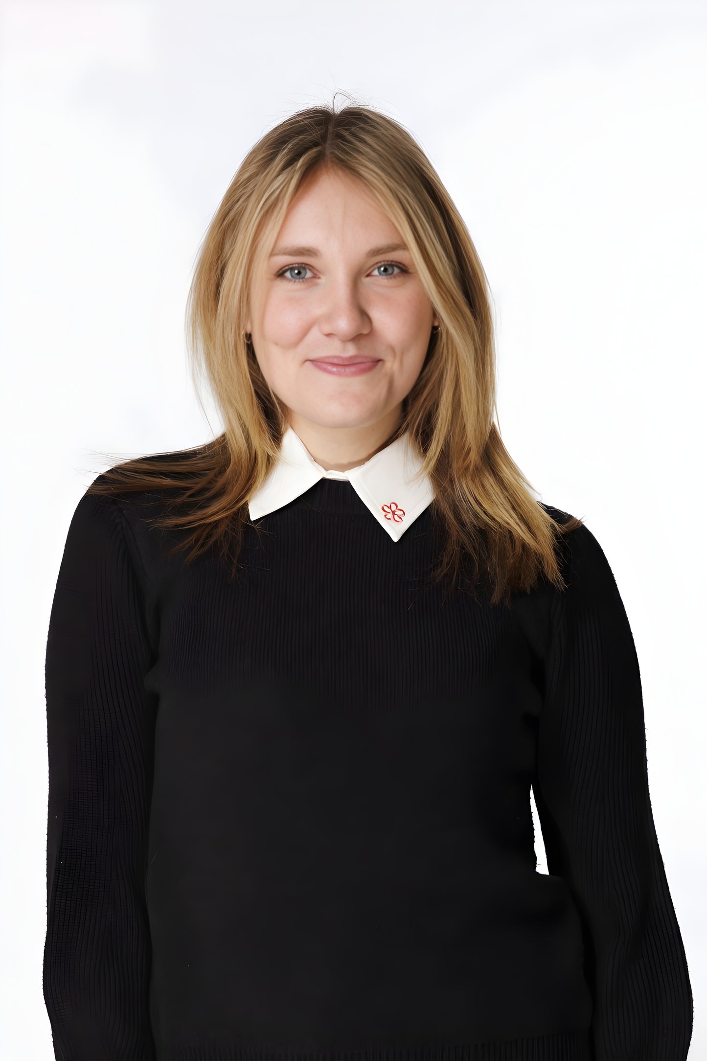 WHITE COLLAR WITH OR WITHOUT EMBROIDERED EMBLEM
