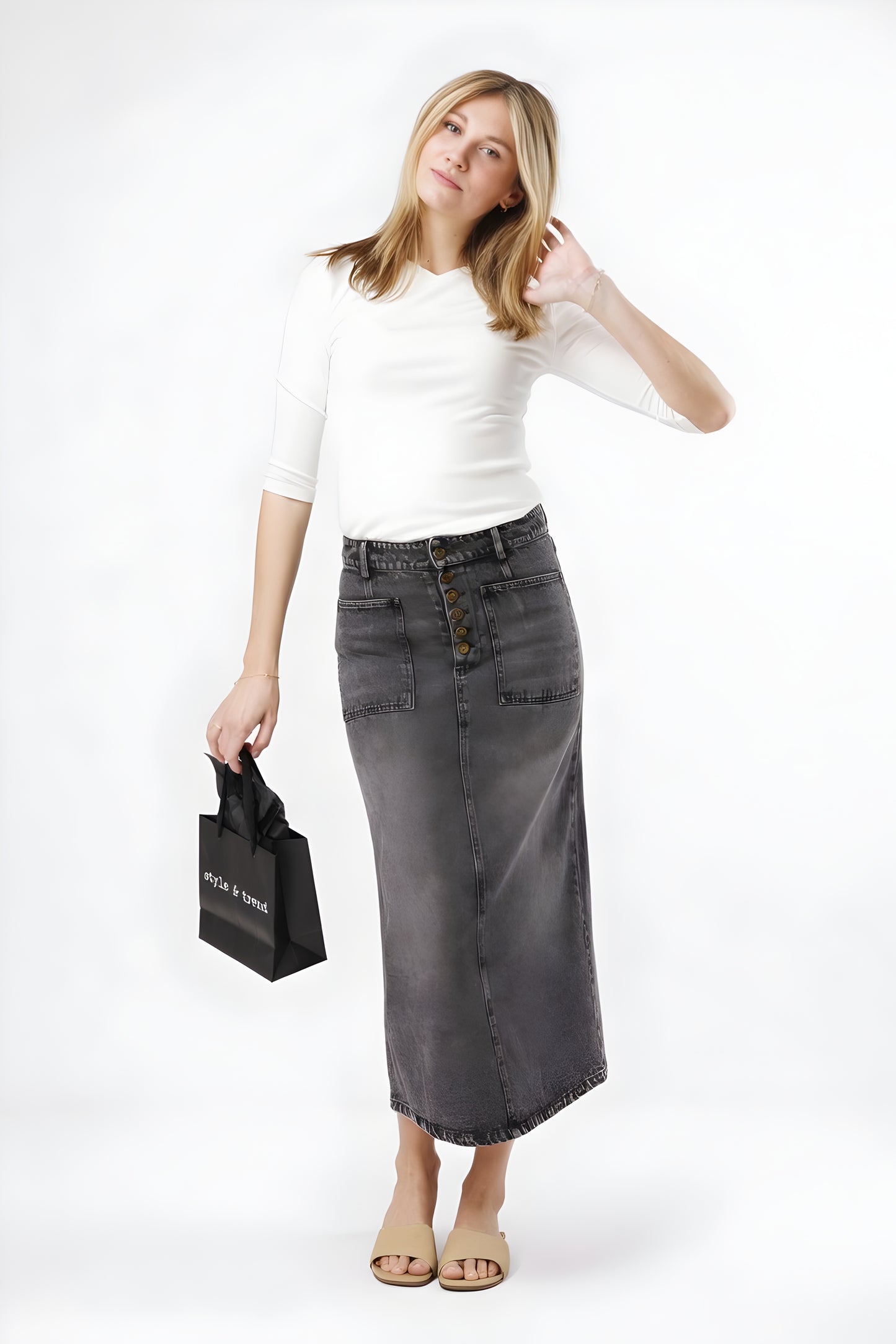 DENIM SKIRT WITH SNAP DETAIL AVAILABLE IN 2 COLORS