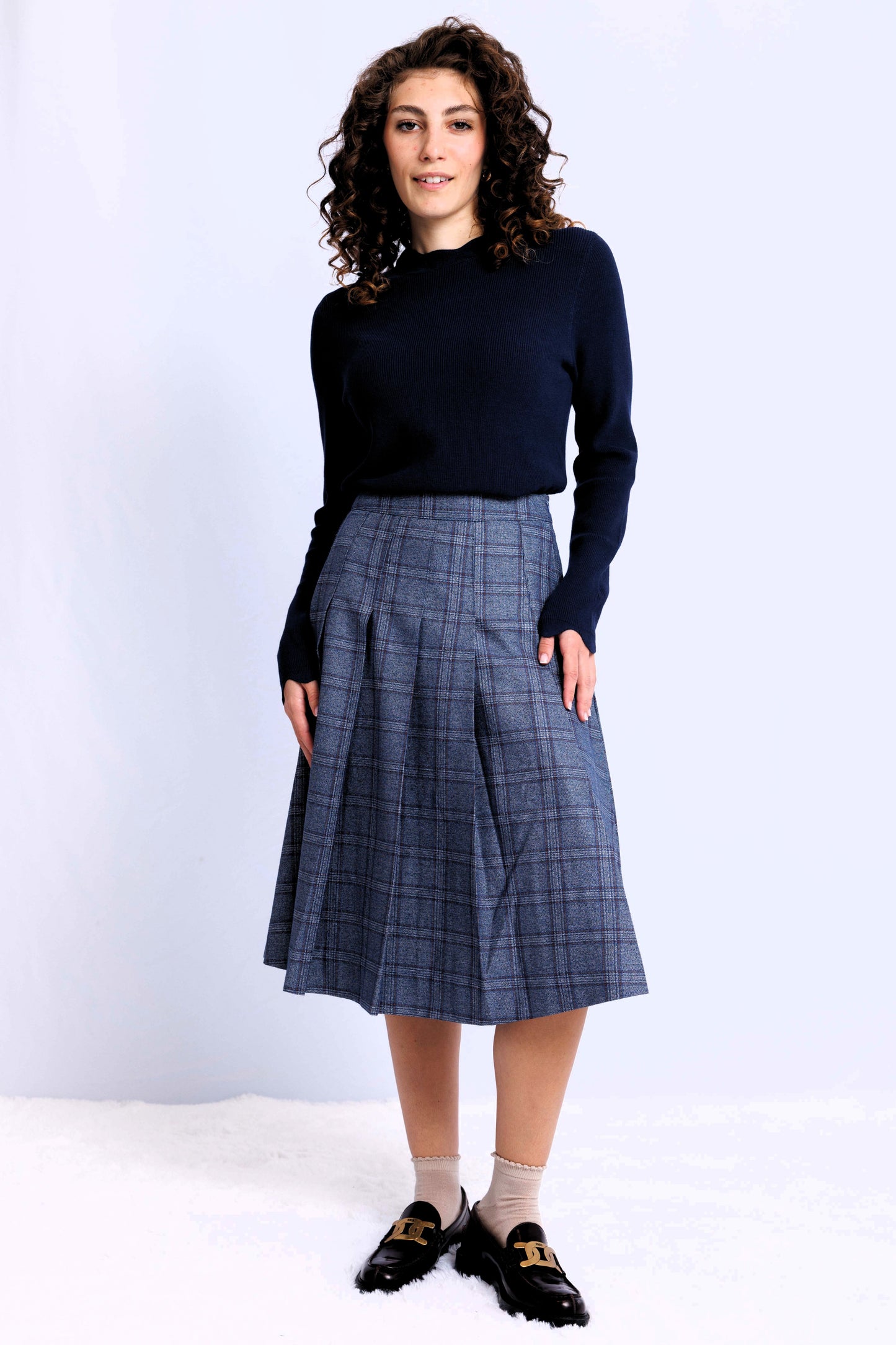 SCALLOPED SWEATER TOP AVAILABLE IN 2 COLORS