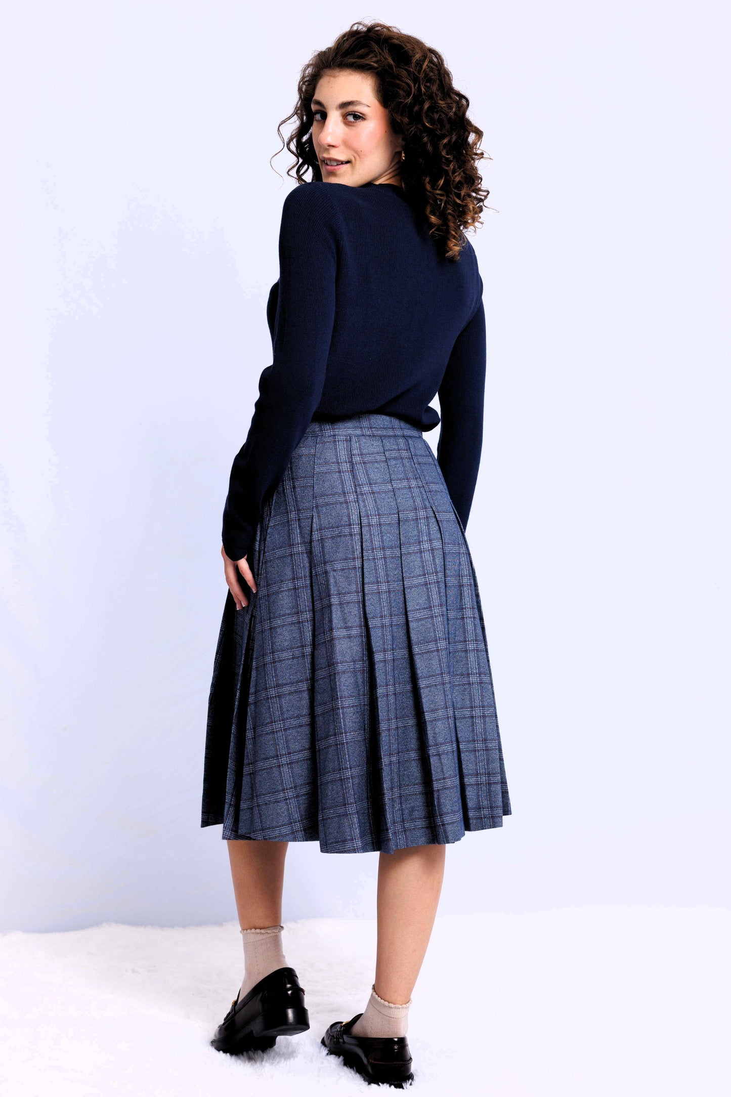 SCALLOPED SWEATER TOP AVAILABLE IN 2 COLORS