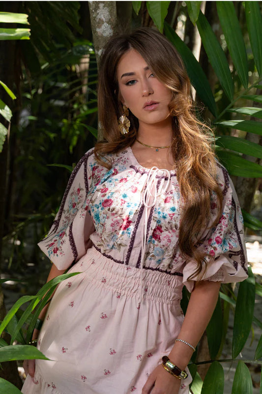AMELIE PINK