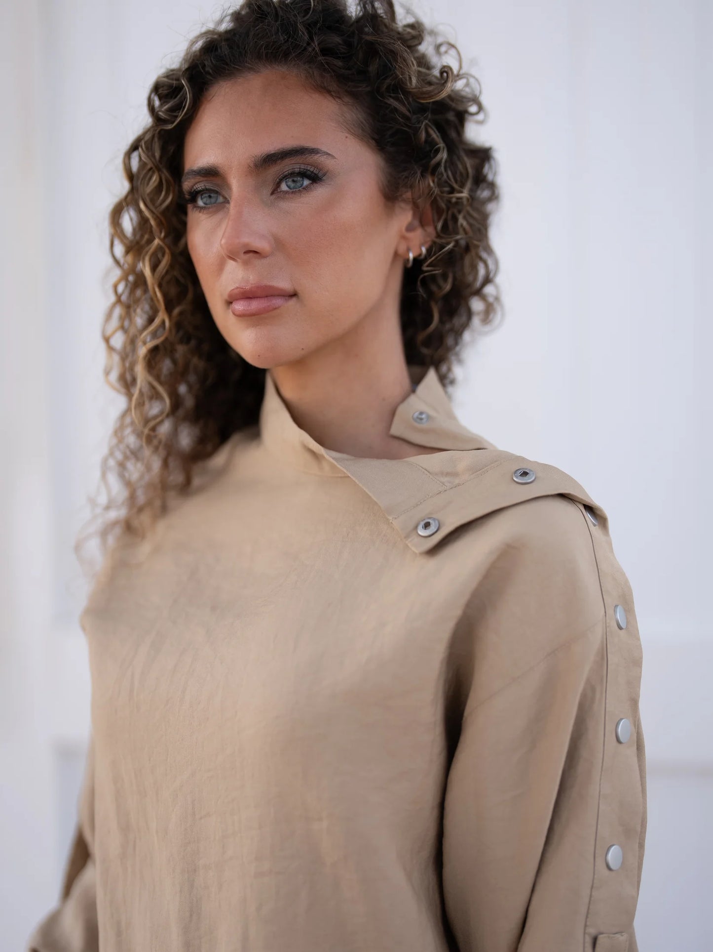 ACORN URBAN EASE FRONT BUTTON TOP